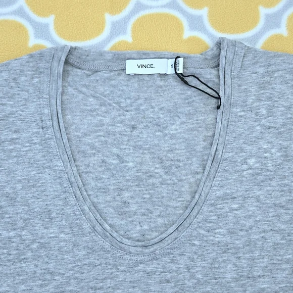 Vince Not-So-Basic Heather Grey🩶 "Tissue" Tee👕 - NWT - Picture 3 of 13